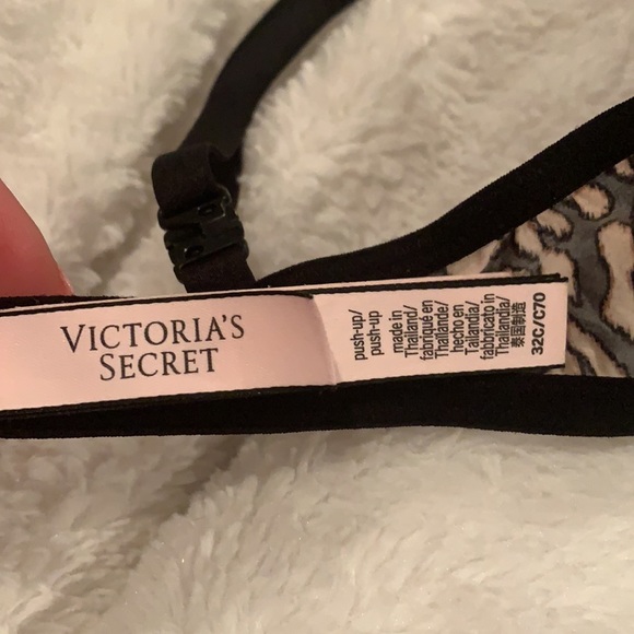 Victoria’s Secret leopard print bra - Picture 10 of 11